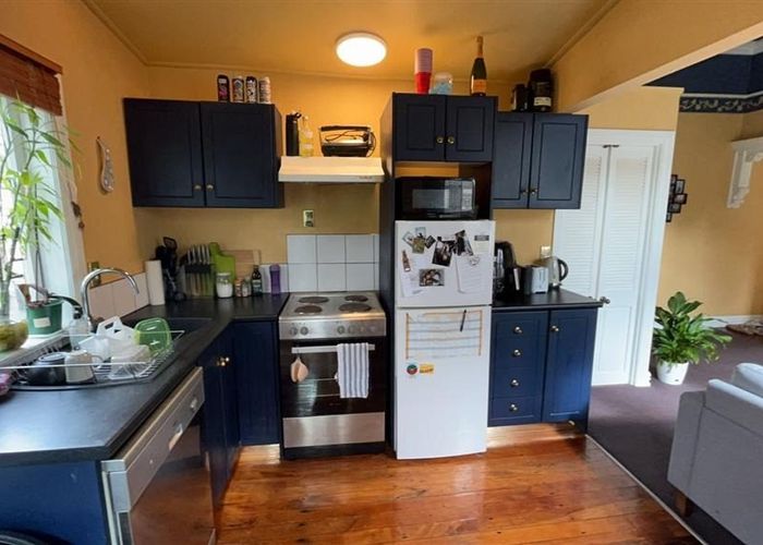  at 15 Nairn Street (Upper flat), Mount Cook, Wellington, Wellington