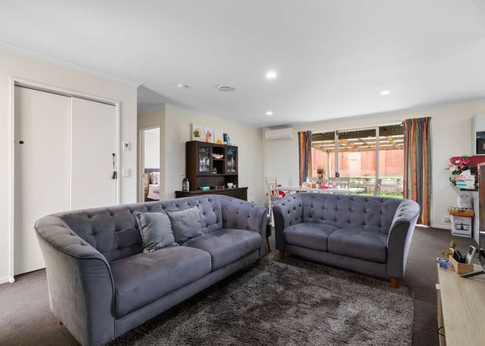  at 1/322 WEST COAST RD, Glen Eden, Waitakere