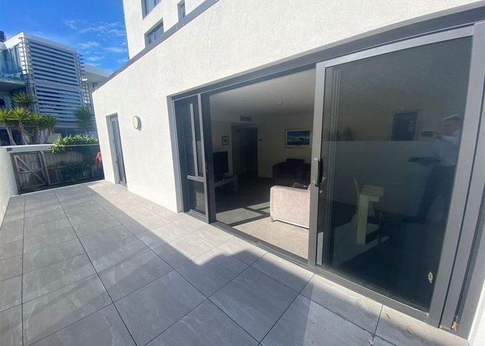  at 2/20 Esplanade, Sumner, Christchurch City, Canterbury