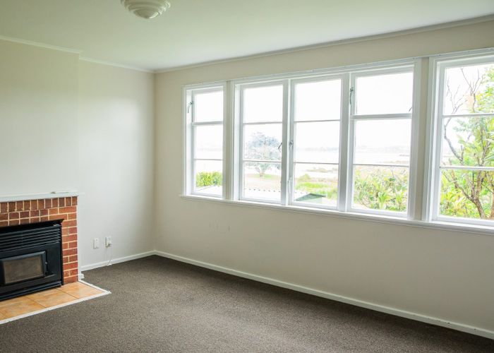  at 89 Beresford Street, Bayswater, North Shore City, Auckland