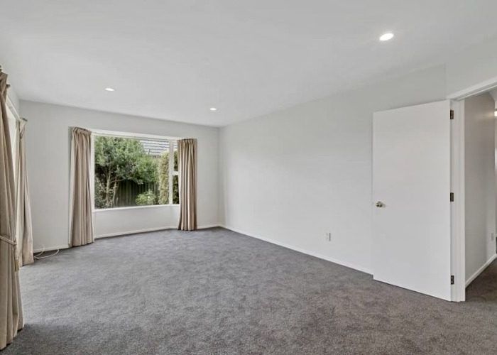  at 4/15  Sylvan Street, Hillmorton, Christchurch City, Canterbury