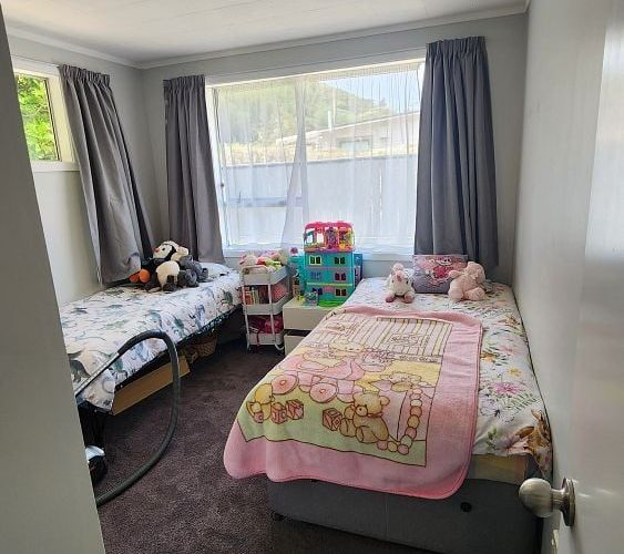  at 80C Airlie Road, Plimmerton, Porirua, Wellington