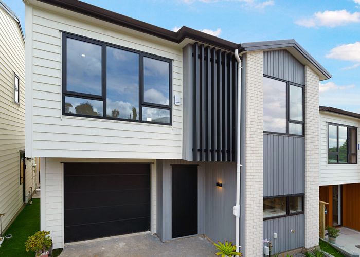  at 8D Mason Street, New Lynn, Waitakere City, Auckland