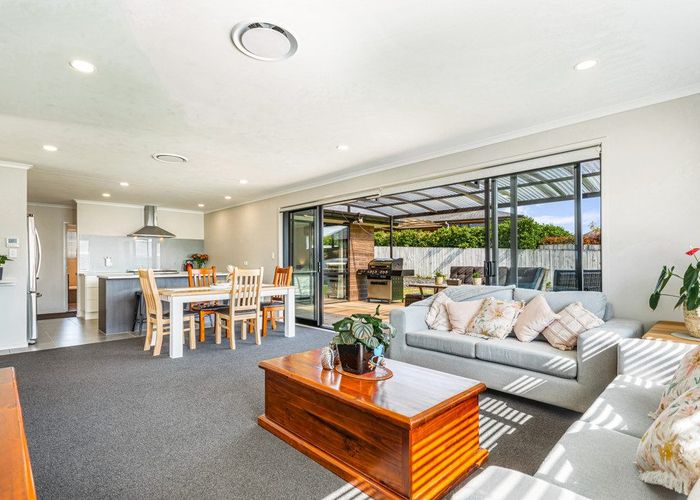  at 5 Parlane Drive, Huapai, Kumeu