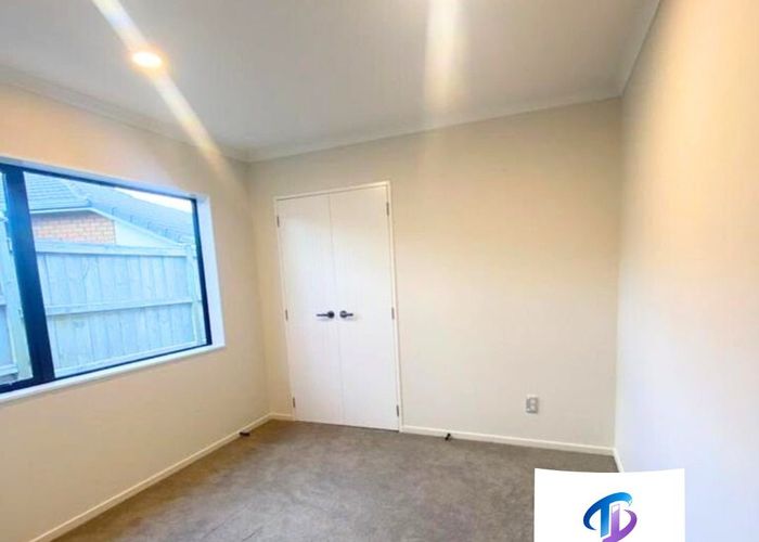  at Granny/41B Donegal Park Drive, Flat Bush, Manukau City, Auckland
