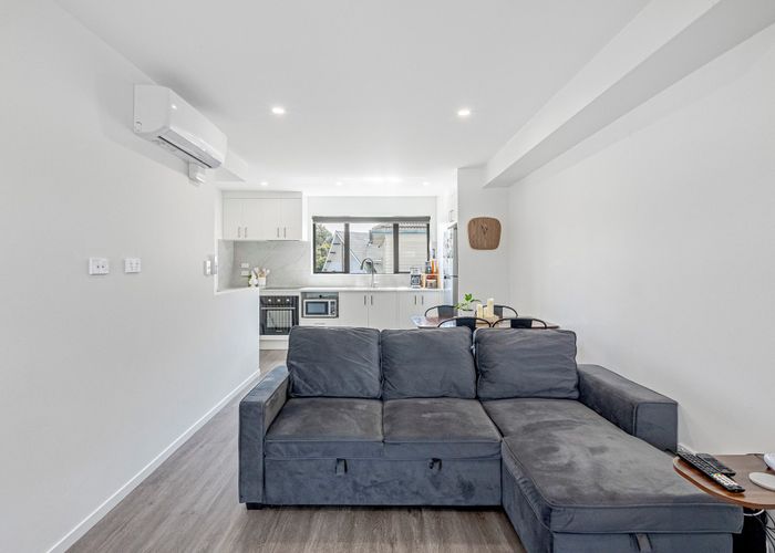  at 2/45 Dale Crescent, Pakuranga, Manukau City, Auckland