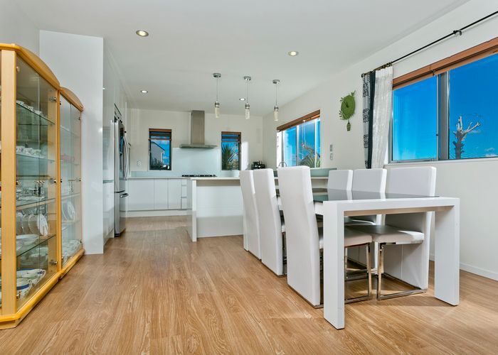  at 5 Hauraki Crescent, Pinehill, Auckland