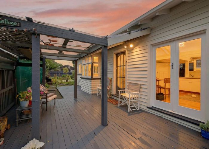  at 33 Estuary Road, New Brighton, Christchurch City, Canterbury