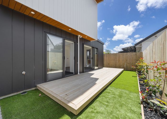  at 12E Elcoat Ave, Henderson, Waitakere City, Auckland