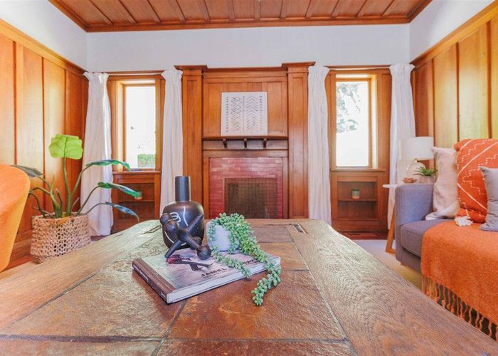  at 11 Glen Road, Kelburn, Wellington