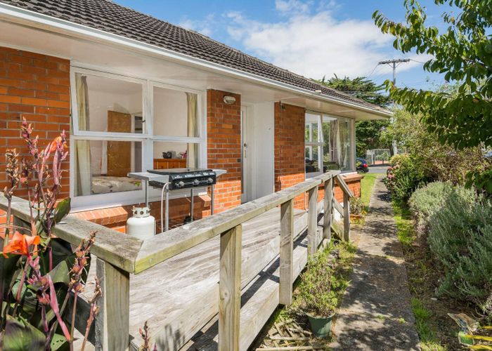  at 1/33 Lake Pupuke Drive, Takapuna, North Shore City, Auckland