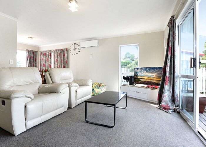  at 24C Huia Avenue, Forest Lake, Hamilton 