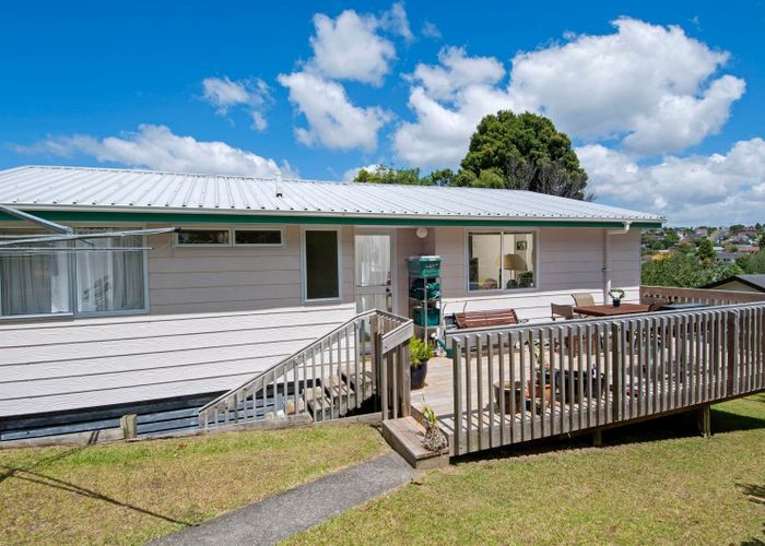  at 1/62 Athena Drive, Glenfield, North Shore City, Auckland