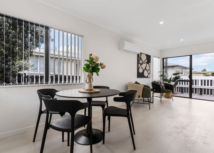  at 2/6 Cambridge Road, Manurewa, Manukau City, Auckland