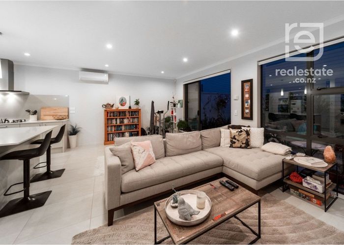  at 14 Riviera Drive, Flat Bush, Manukau City, Auckland