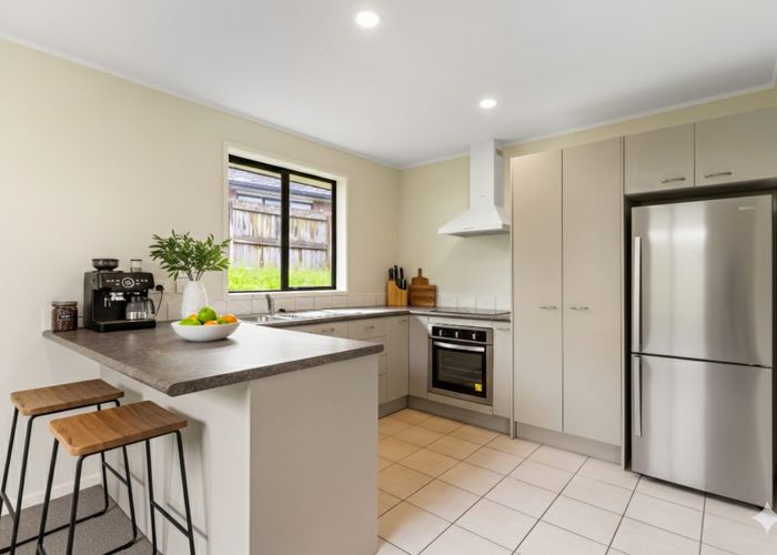  at 14 Dovey Place, Massey, Waitakere City, Auckland