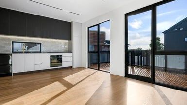  at 21F Knights Road, Rothesay Bay, Auckland