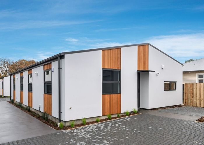  at 2/10 Tabart Street, Woolston, Christchurch