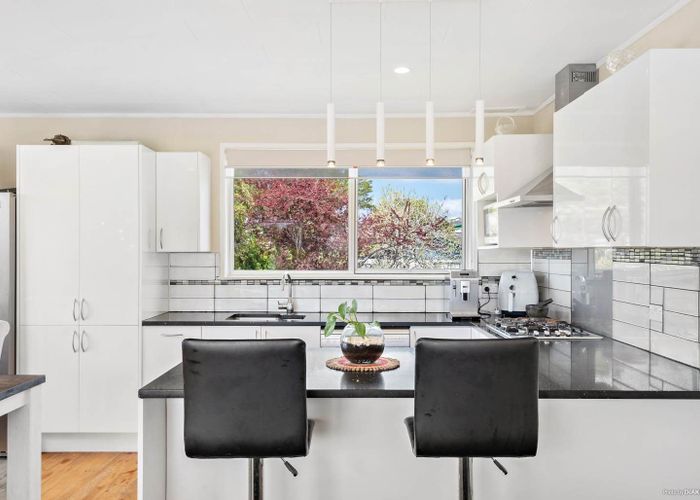  at Glendene, Waitakere City, Auckland