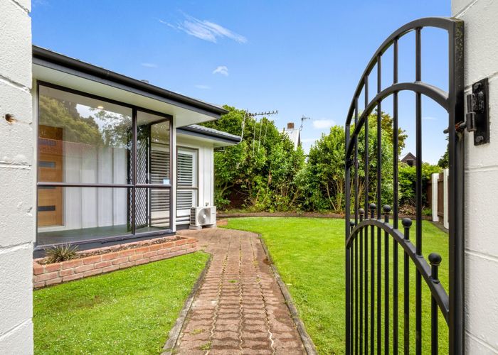  at 9 Guernsey place, Fitzherbert, Palmerston North, Manawatu / Whanganui