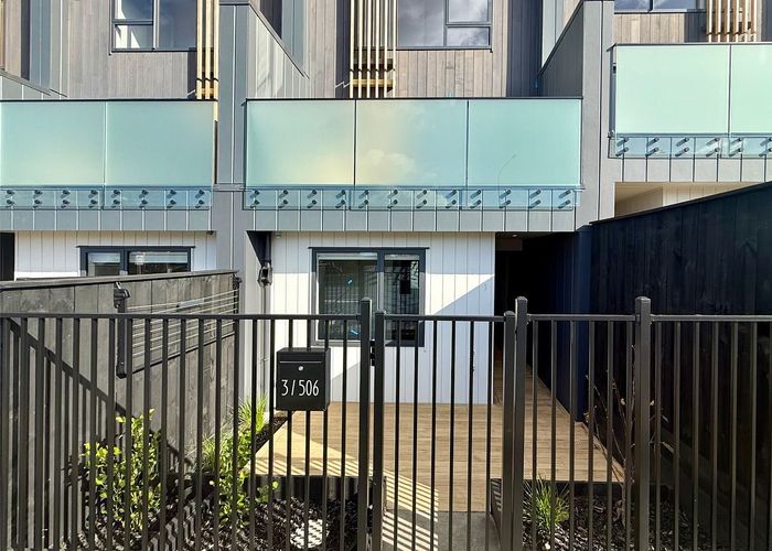  at 3/506 Glenfield Road, Bayview, North Shore City, Auckland