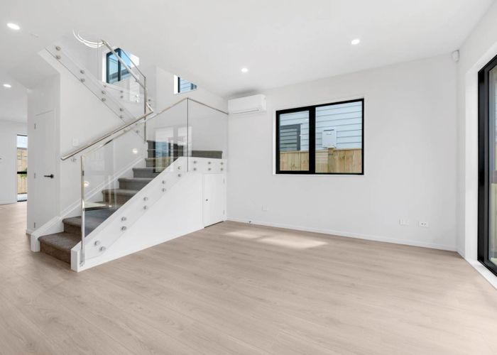  at 2/7 Edgar Pearce Place, Howick, Manukau City, Auckland