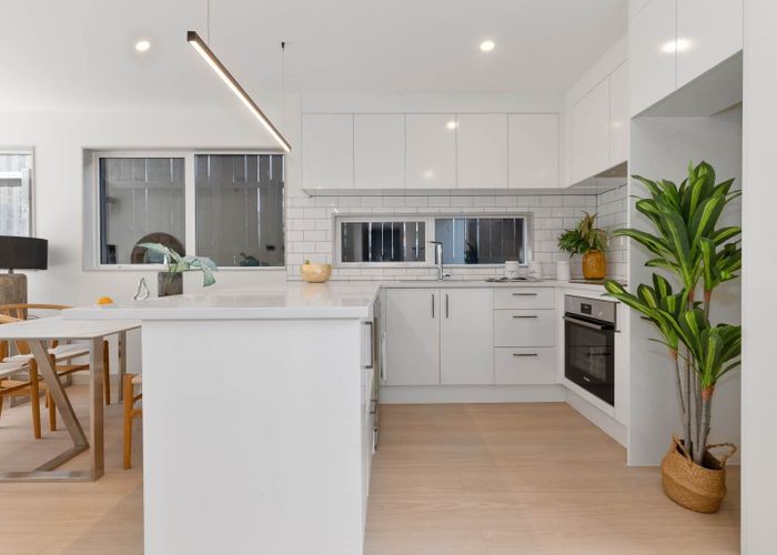  at 2/66 Gardner Ave, New Lynn, Waitakere City, Auckland