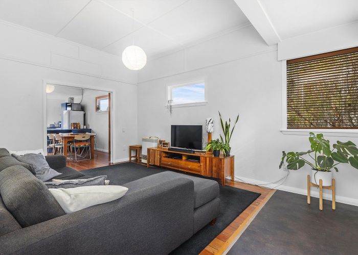  at 16 Charlotte Avenue, Brooklyn, Wellington, Wellington