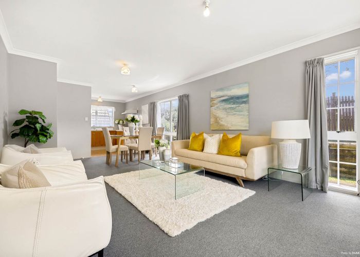  at 2/31 Eastridge Court, Northpark, Auckland