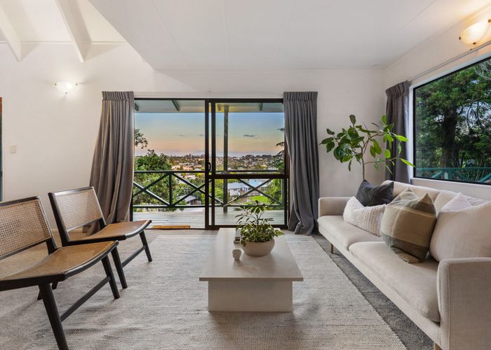  at 251 Sunset Road, Sunnynook, North Shore City, Auckland