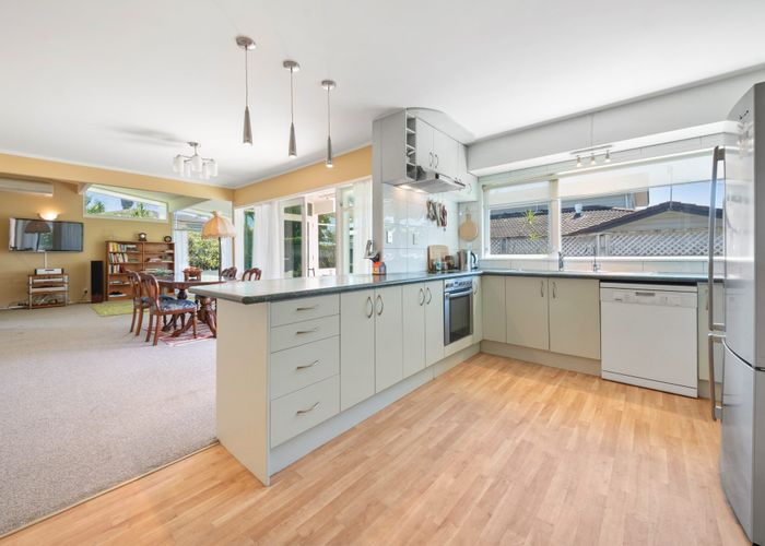  at 8 Andrea Place, Sunnyhills, Auckland
