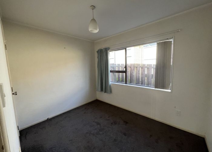  at 2/8 Rutland Road, Mount Wellington, Auckland