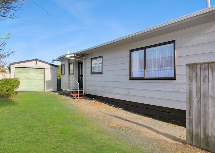  at 16 Cousins Avenue East, Foxton Beach, Foxton