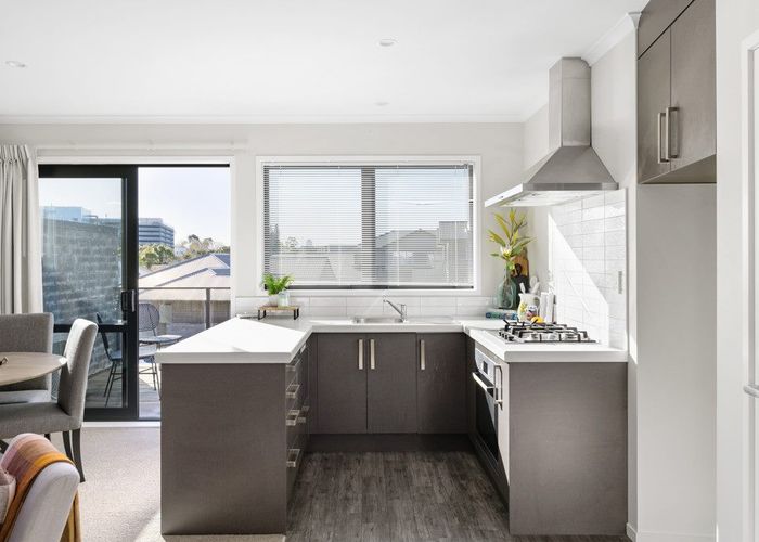  at 6/16 Jones Crescent, Melville, Hamilton