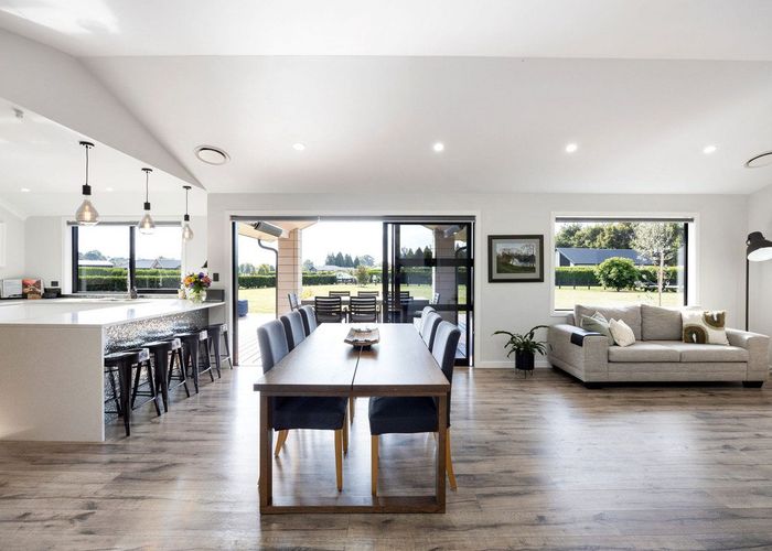  at 11 South Oaks Close, Pukemoremore, Cambridge