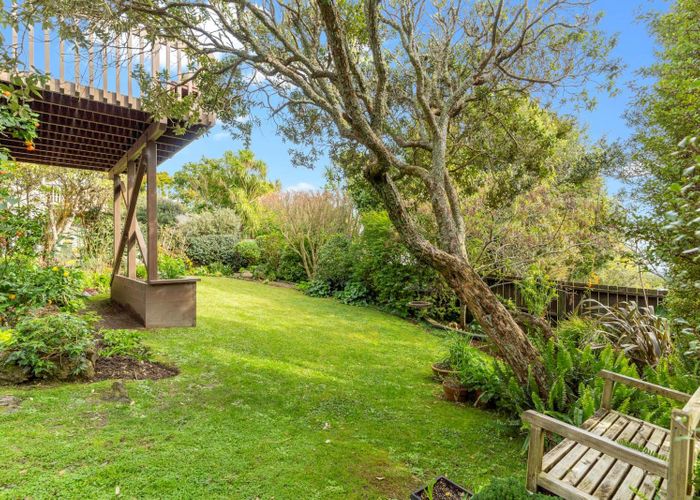  at 2/34 Shanaway Rise, Hillcrest, North Shore City, Auckland