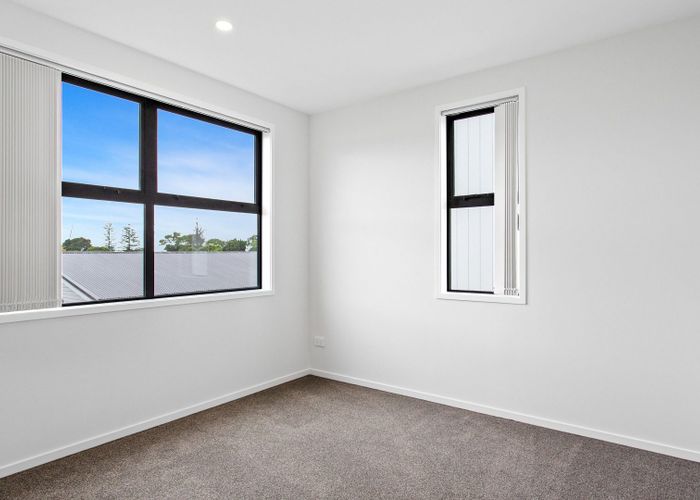  at 1E Gloucester Road, Manurewa, Manukau City, Auckland