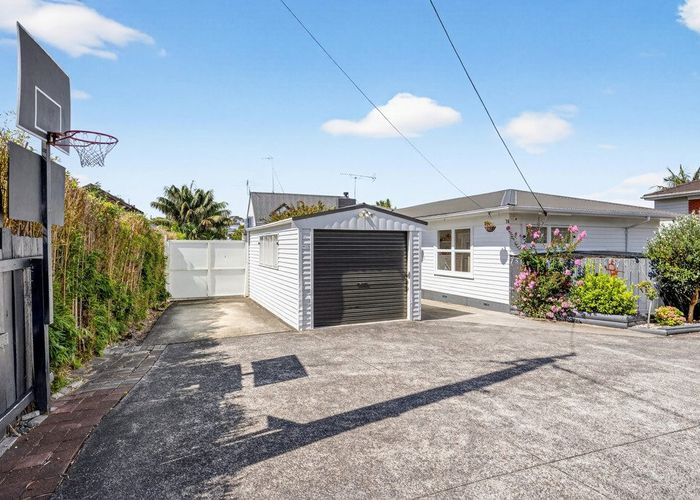  at 1/7a Corunna Road, Milford, North Shore City, Auckland