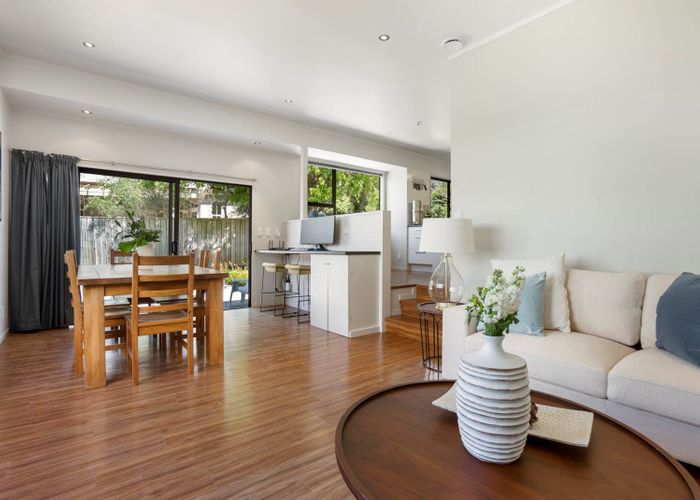  at 1/29 Clarence Road, Northcote Point, Auckland