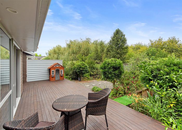  at 6 Bowery Lane, Chartwell, Hamilton