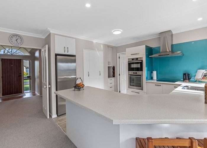  at 9 Knightsbridge Place, Bethlehem, Tauranga
