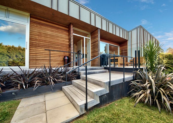  at 27 Cochran Road, Oratia, Auckland