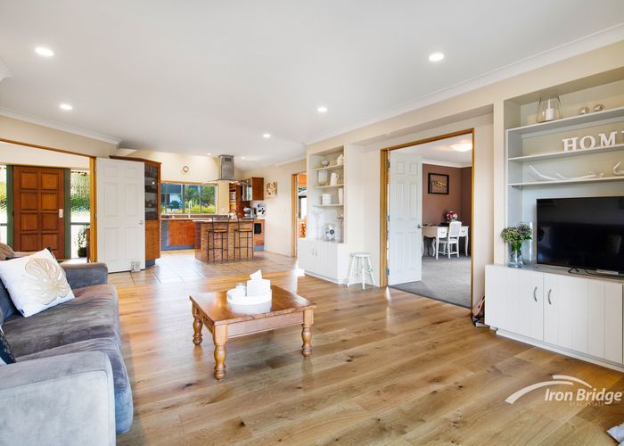  at 84 Landing Drive, Albany, Auckland