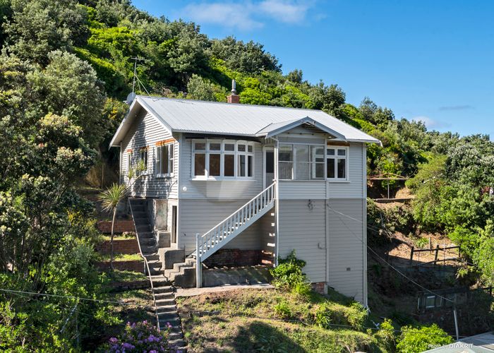  at 28 Cave Road, Houghton Bay, Wellington