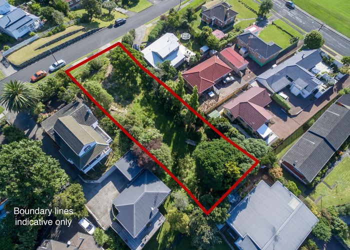  at 8 Masefield Street, Cockle Bay, Auckland