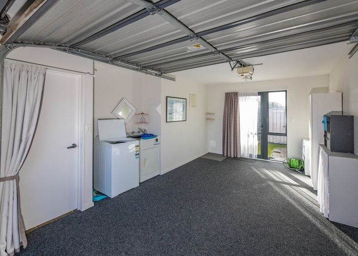  at 16 Clinton Lane, Woolston, Christchurch