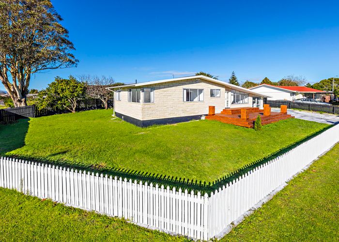  at 13 Damian Way, Weymouth, Auckland