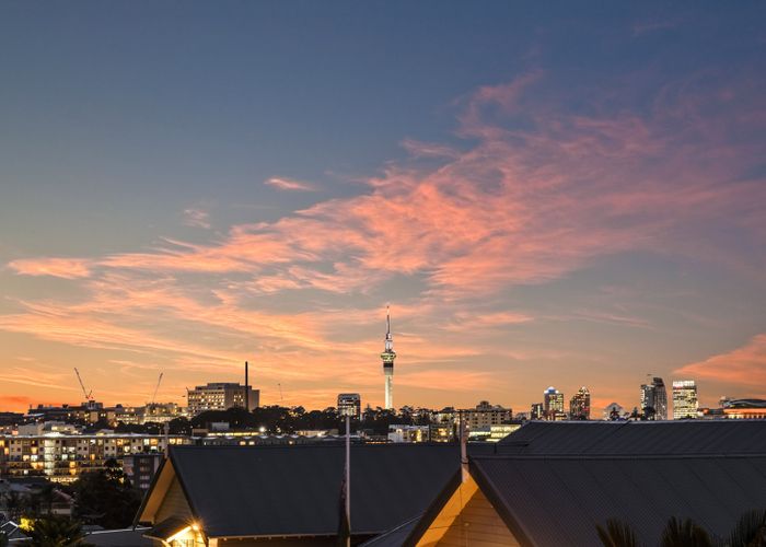  at 22 Bassett Road, Remuera, Auckland