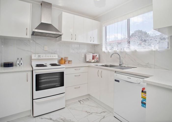  at 2/217 Waitemata Drive, Ranui, Auckland