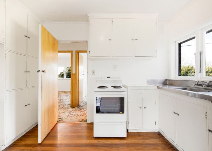  at 22 Lowtherhurst Road, Massey, Auckland